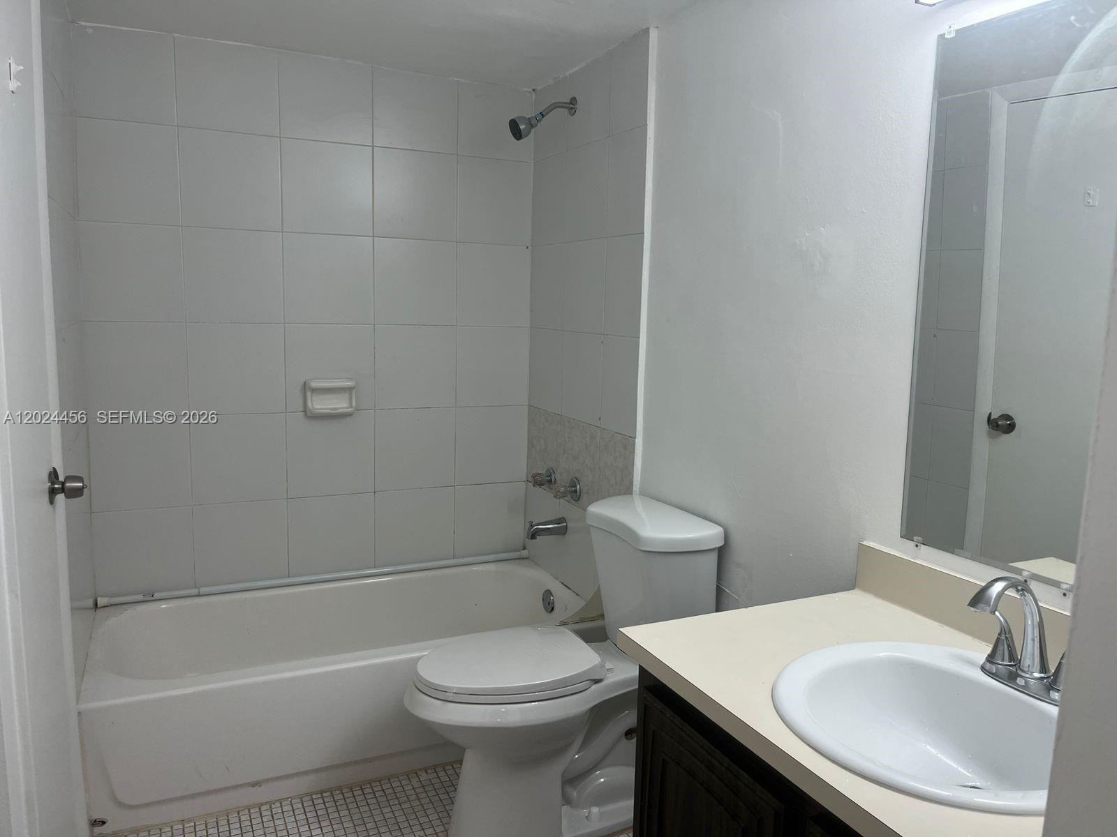 484 Northwest 165th St Road, Unit A111 Miami, FL 33169 - Photo 32 of 40