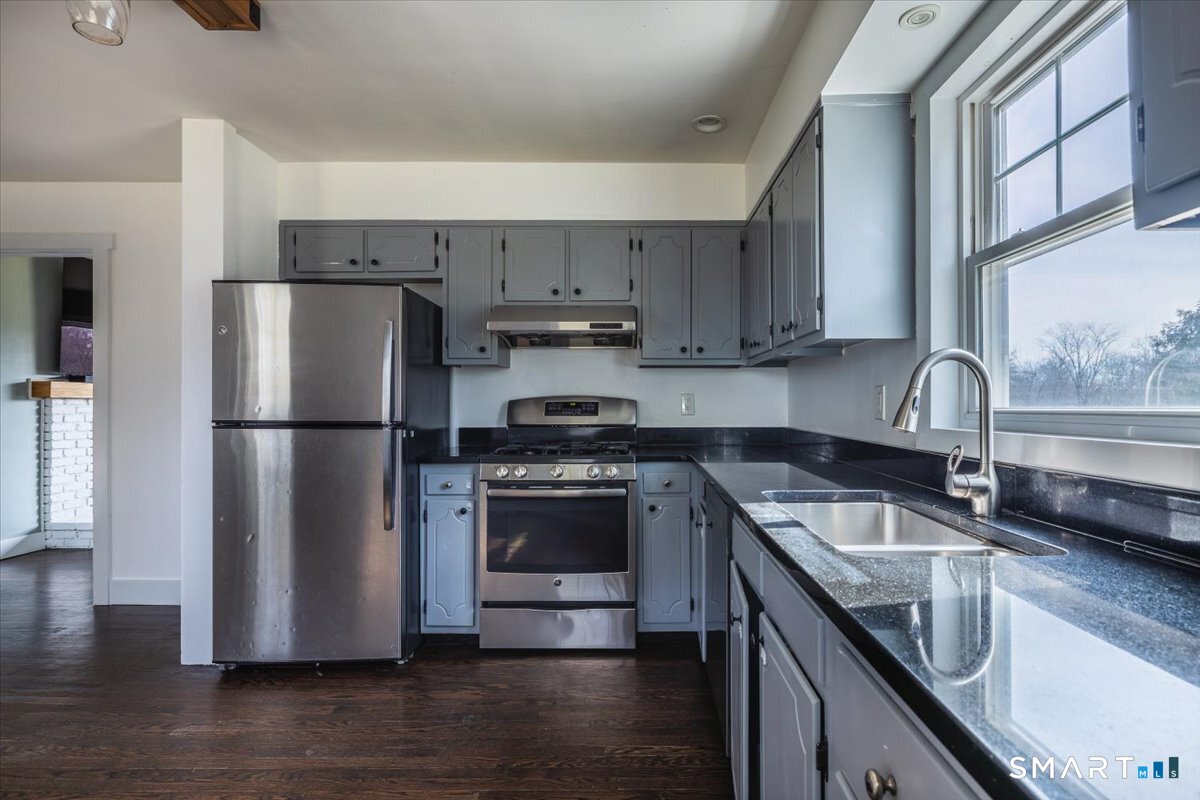 15 Driftway Point Road Danbury, CT 06811 - Photo 5 of 40