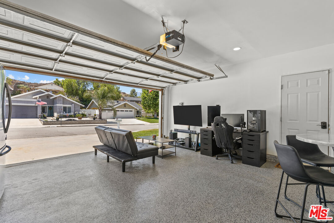 27616 Maple Ridge Circle Valencia, CA 91354 - Photo 21 of 29 Gallery Image 21