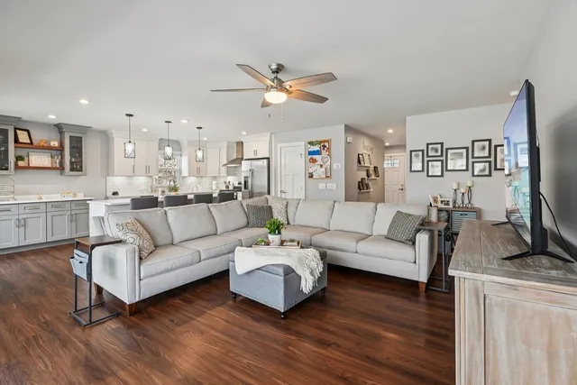 $394,900 | 2785 Gains Court, Yorkville, IL 60560