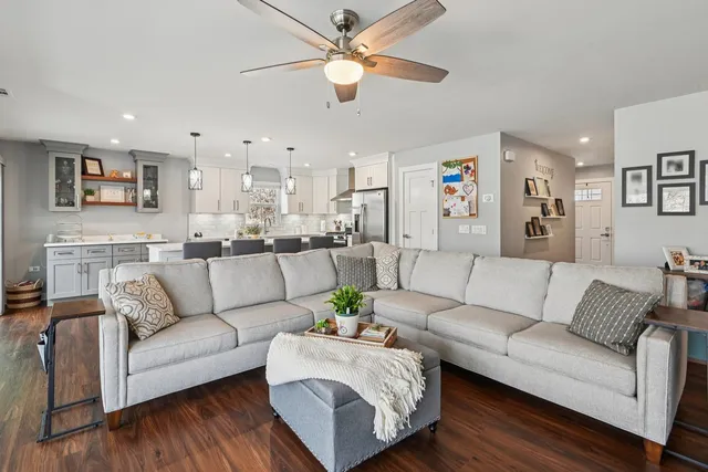 $394,900 | 2785 Gains Court, Yorkville, IL 60560