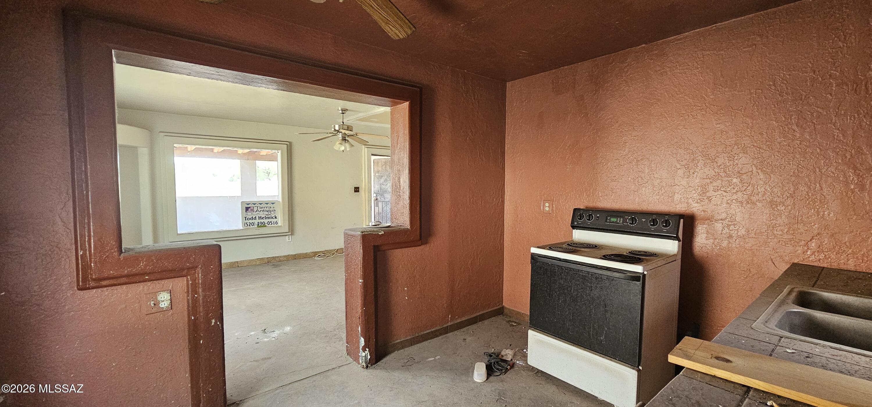 3265 East 24th Street Tucson, AZ 85713 - Photo 9 of 18 Kitchen