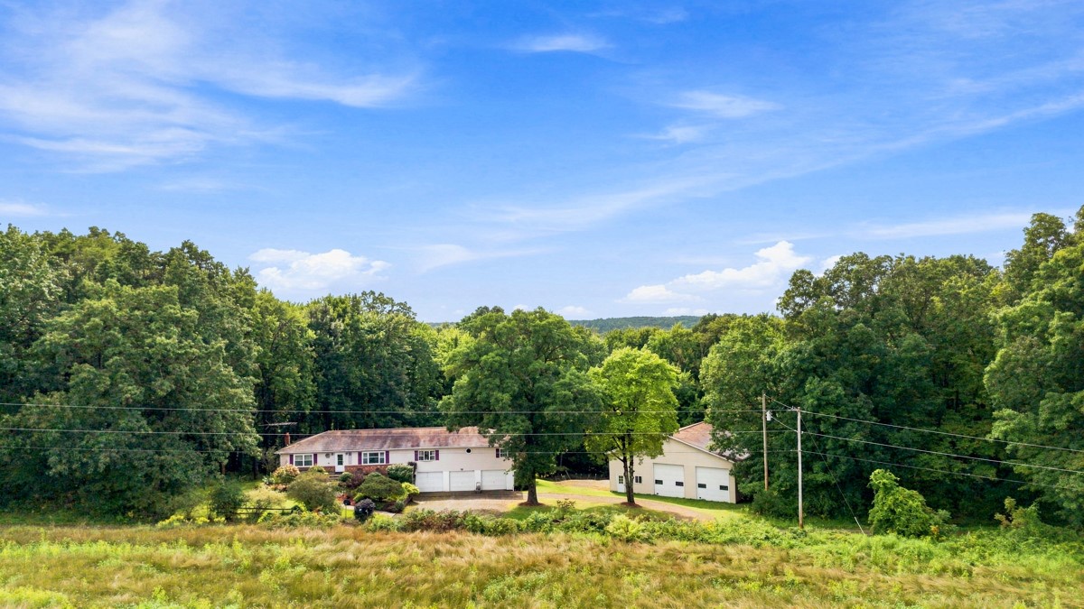 16737 Round Top Road Meadville, PA 16335 - Photo 4 of 44 Gallery Image 4