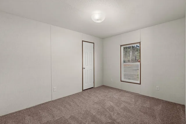 $189,999 | 22 Rosa Drive, St. Matthews, SC 29135