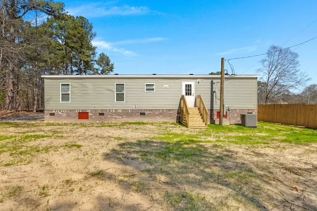 $189,999 | 22 Rosa Drive, St. Matthews, SC 29135