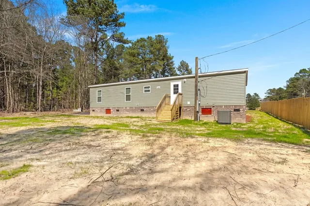 $189,999 | 22 Rosa Drive, St. Matthews, SC 29135