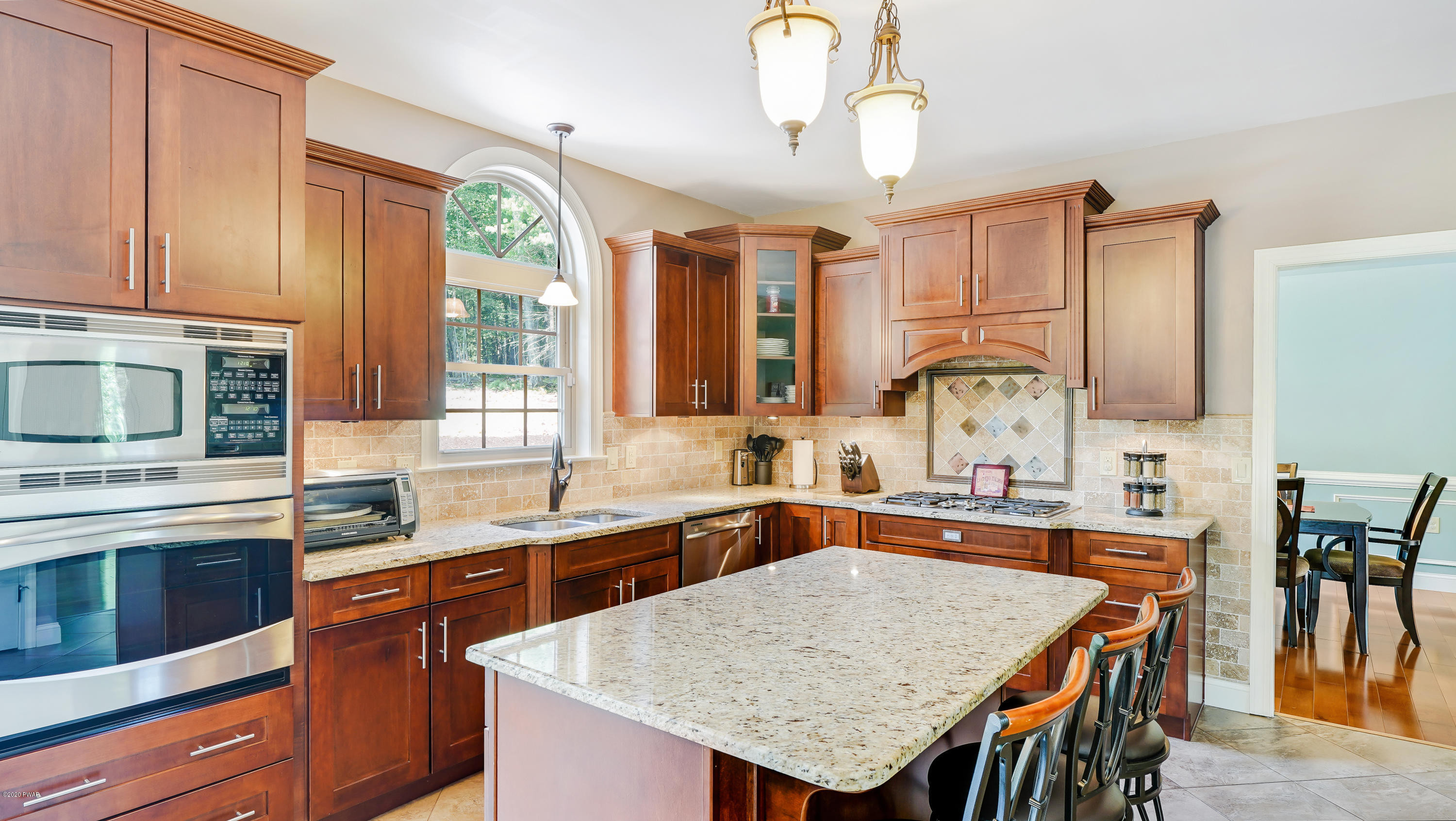 215 Kiesel Road Milford, PA 18337 - Photo 8 of 31 DSC08933fuse