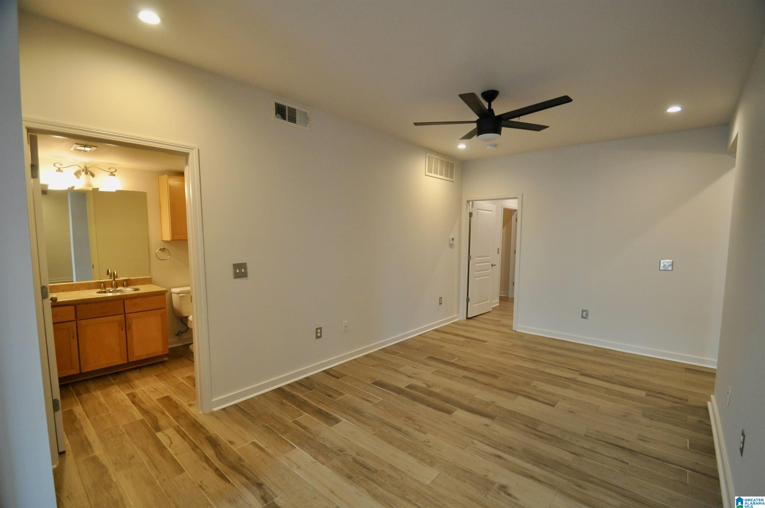 401 20th Street South, Unit 420 Birmingham, AL 35233 - Photo 24 of 47
