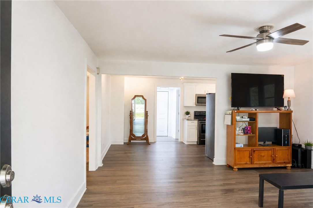 633 Fitchetts Wharf Road Mathews, VA 23109 - Photo 4 of 24