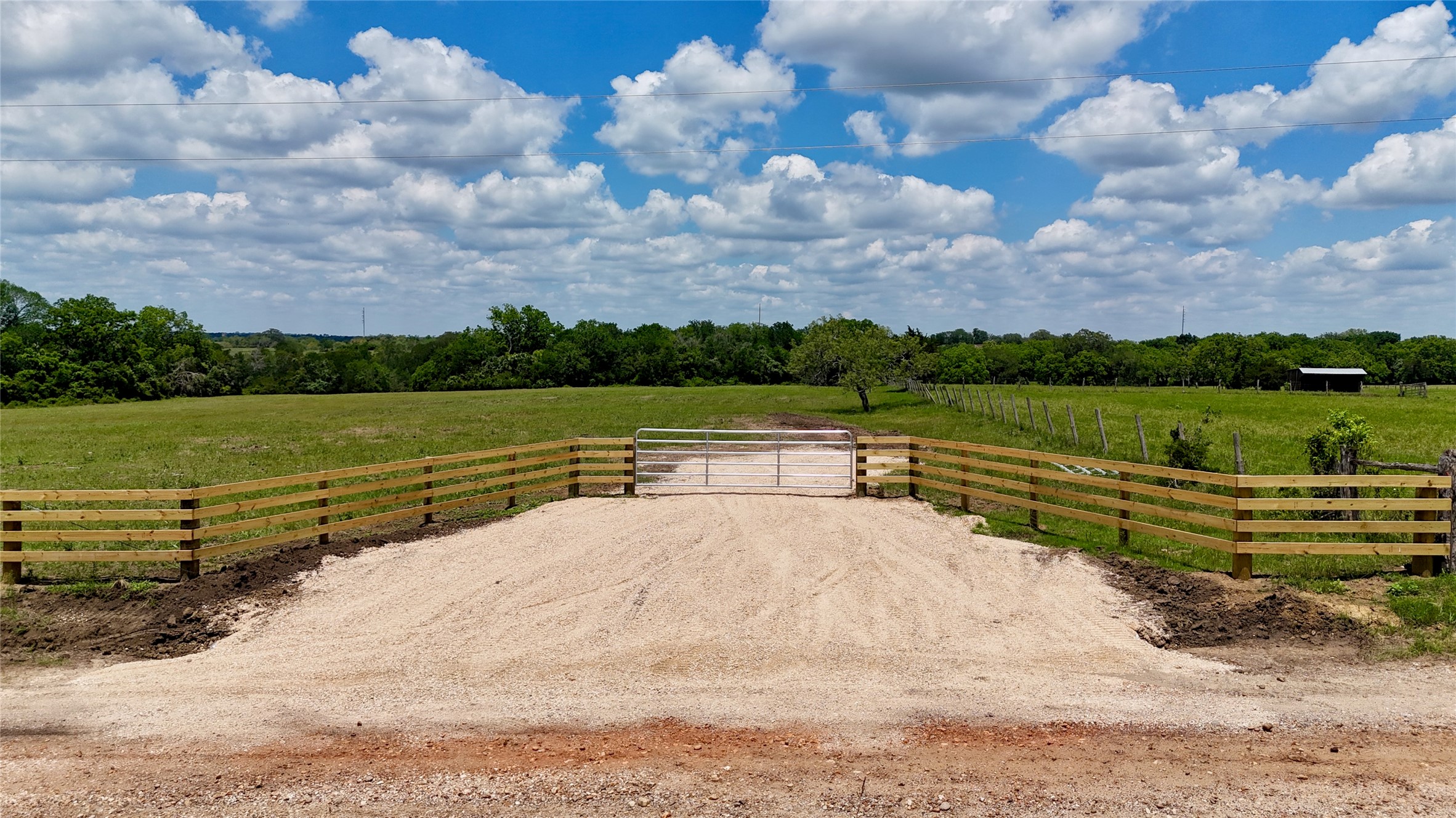 1049 Muehr Road Weimar, TX 78962 - Photo 4 of 24 a view of park and lake