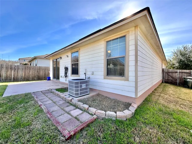 $1,745 | 2011 Ashberry Trail, Georgetown, TX 78626