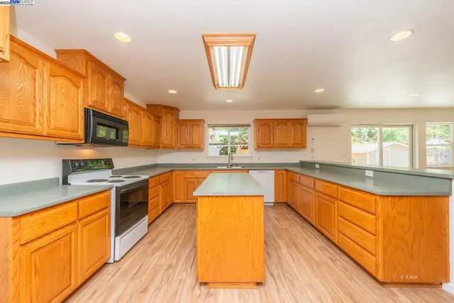 $350,000 | 310 Barbara Avenue, Weaverville, CA 96093