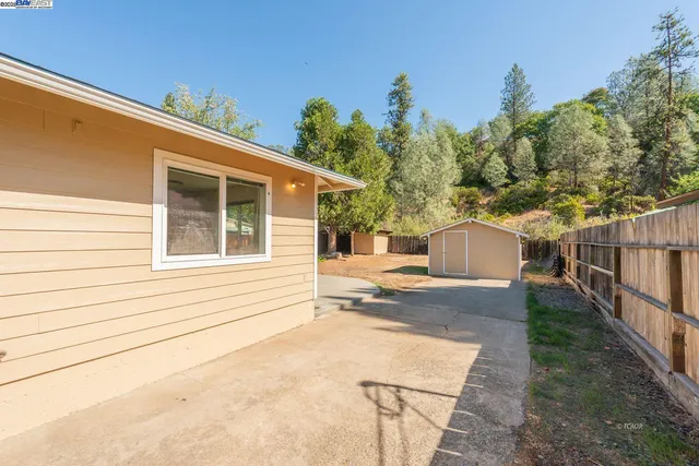 $350,000 | 310 Barbara Avenue, Weaverville, CA 96093
