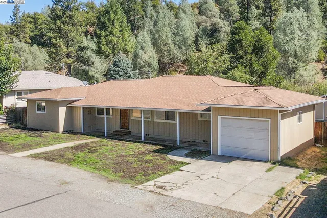 $350,000 | 310 Barbara Avenue, Weaverville, CA 96093