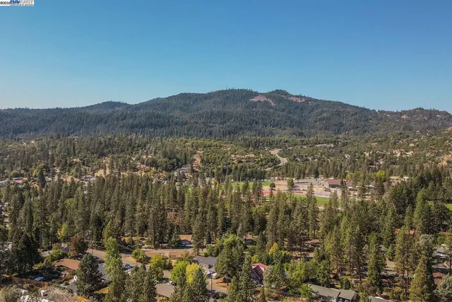 $350,000 | 310 Barbara Avenue, Weaverville, CA 96093