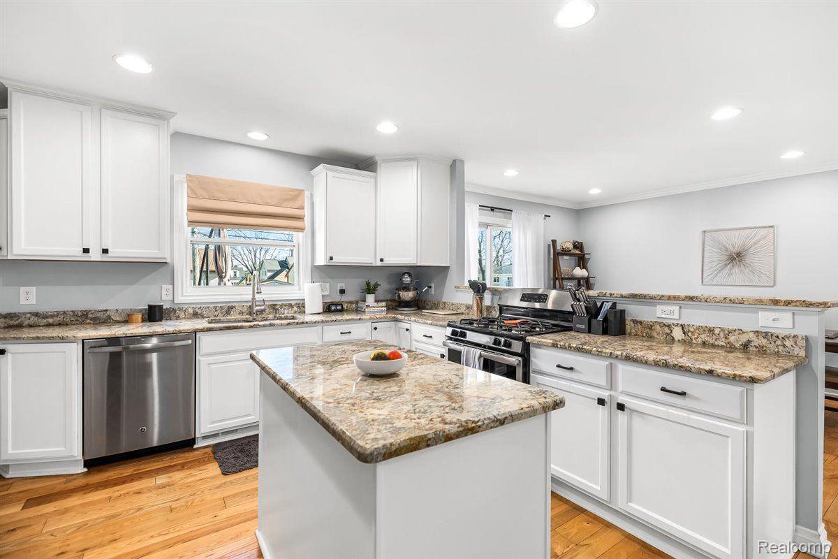 3739 Mildred Avenue Rochester, MI 48309 - Photo 10 of 24 Gallery Image 10