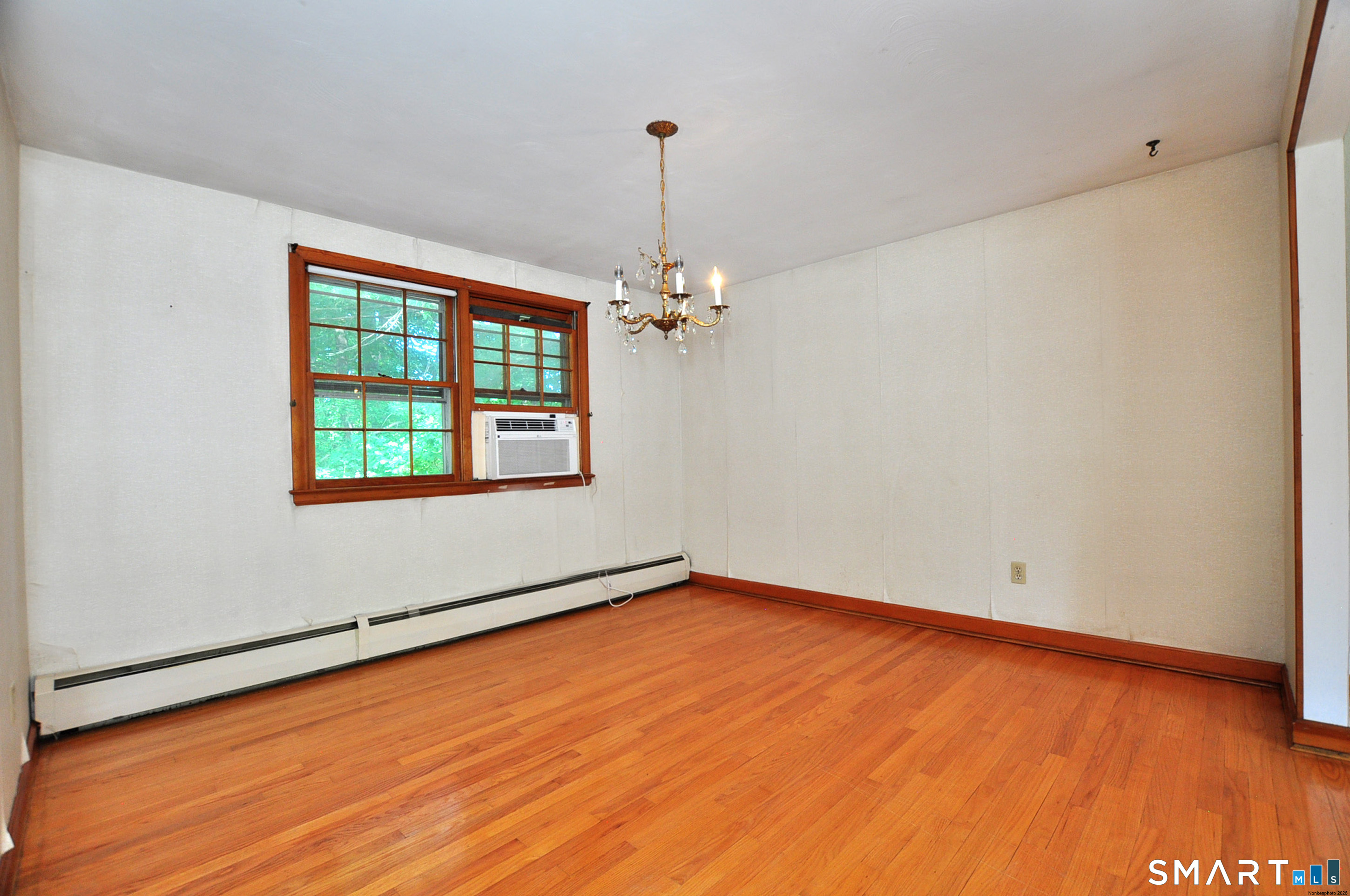621 Kennedy Road Windsor, CT 06095 - Photo 11 of 28