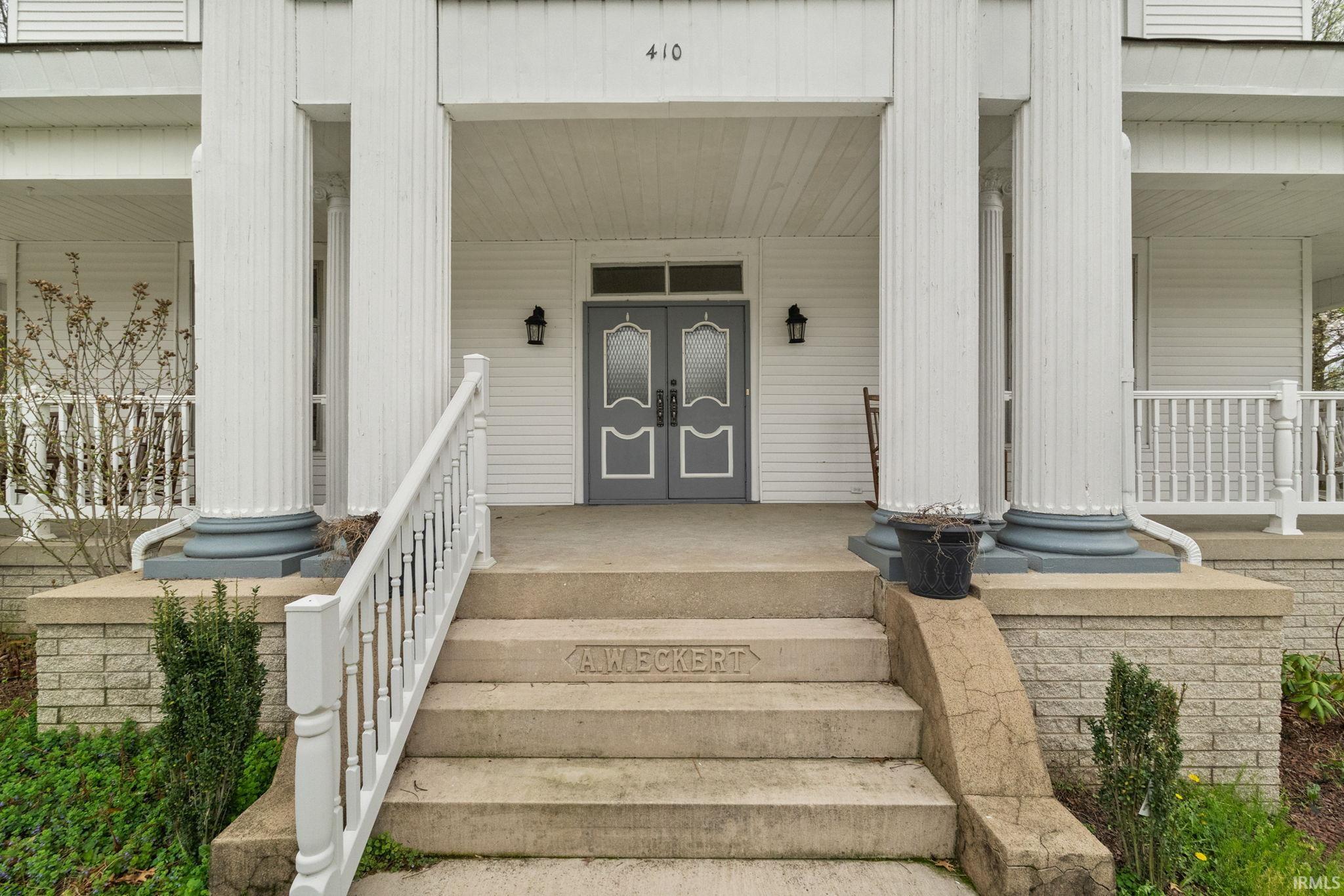 410 East Riverside Drive Jasper, IN 47546 - Photo 11 of 36
