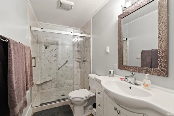 $785,000 | 410 East Riverside Drive, Jasper, IN 47546