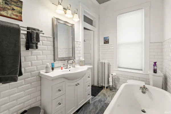 $785,000 | 410 East Riverside Drive, Jasper, IN 47546