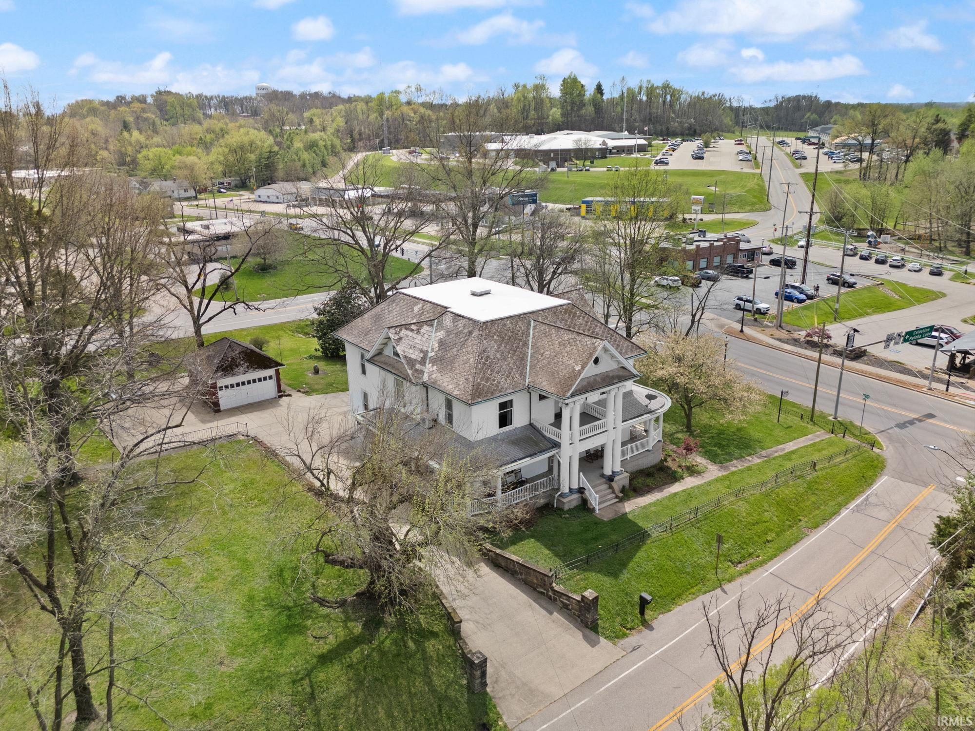 410 East Riverside Drive Jasper, IN 47546 - Photo 5 of 36