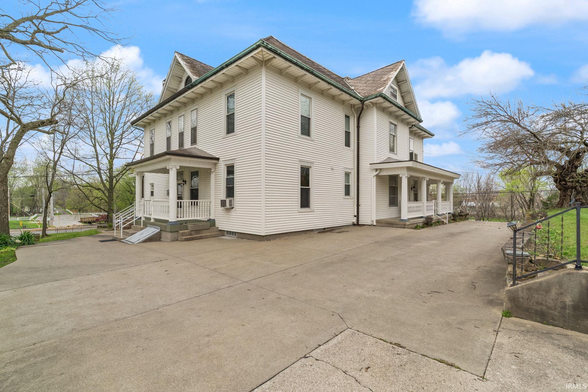 410 East Riverside Drive Jasper, IN 47546 - Photo 8 of 36