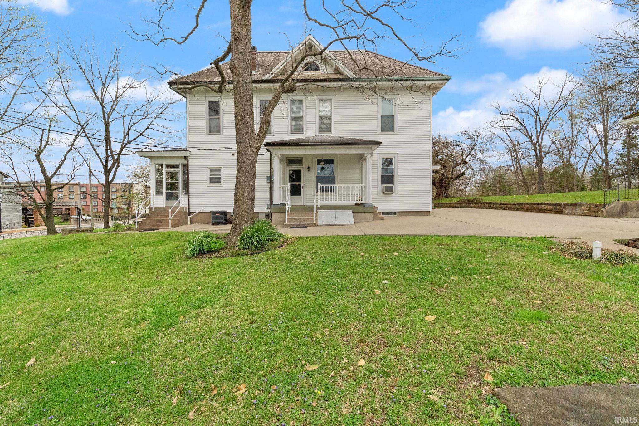 410 East Riverside Drive Jasper, IN 47546 - Photo 9 of 36
