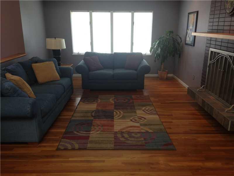 221 Shafer Road Coraopolis, PA 15108 - Photo 2 of 25 Living Room.