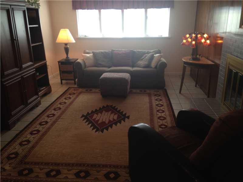 221 Shafer Road Coraopolis, PA 15108 - Photo 16 of 25 Family Room.