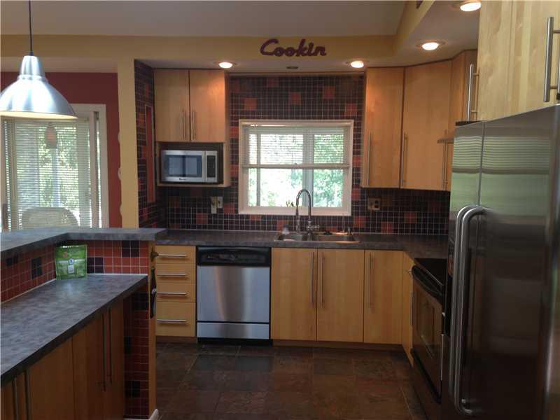221 Shafer Road Coraopolis, PA 15108 - Photo 4 of 25 Kitchen.