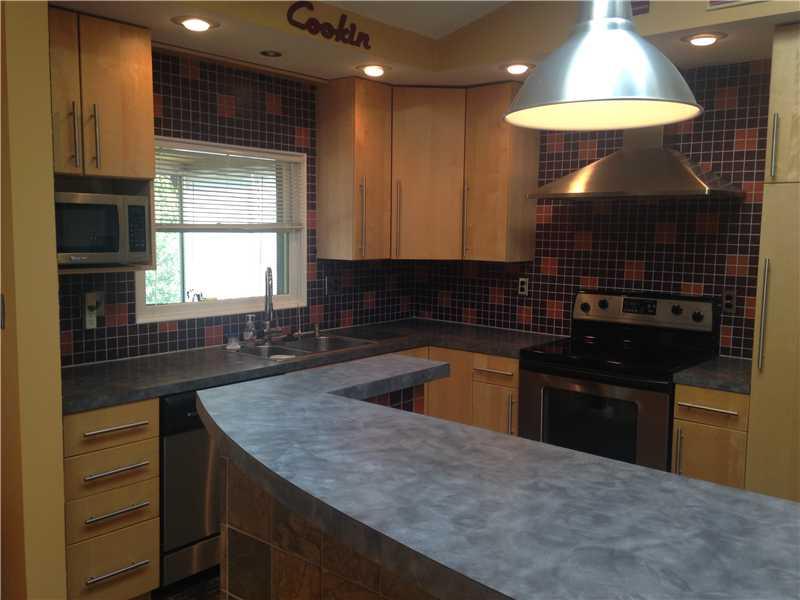 221 Shafer Road Coraopolis, PA 15108 - Photo 6 of 25 Kitchen.
