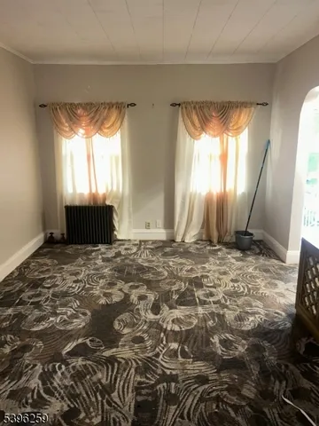 a view of empty room with window