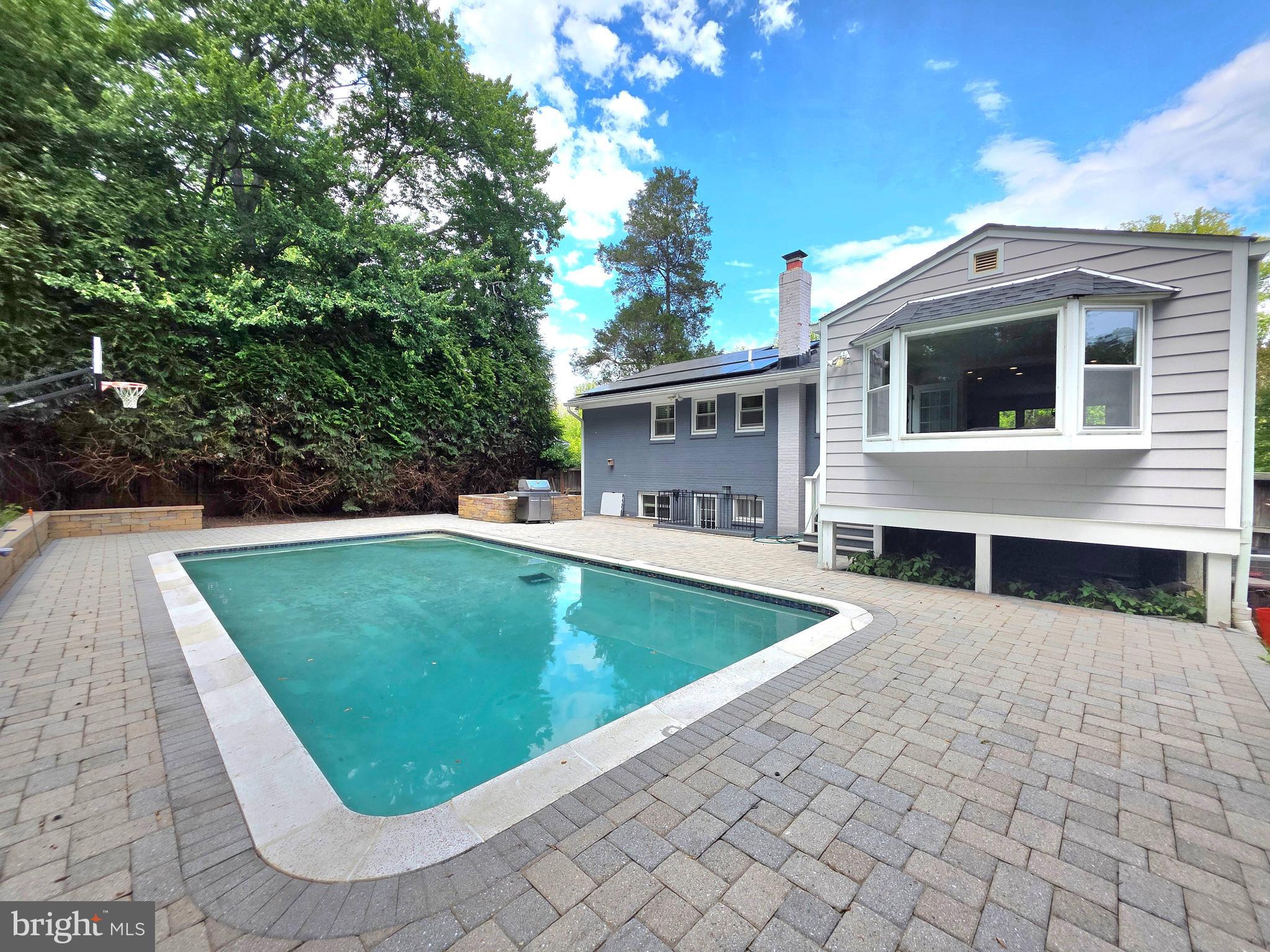 8300 Beech Tree Road Bethesda, MD 20817 - Photo 30 of 34