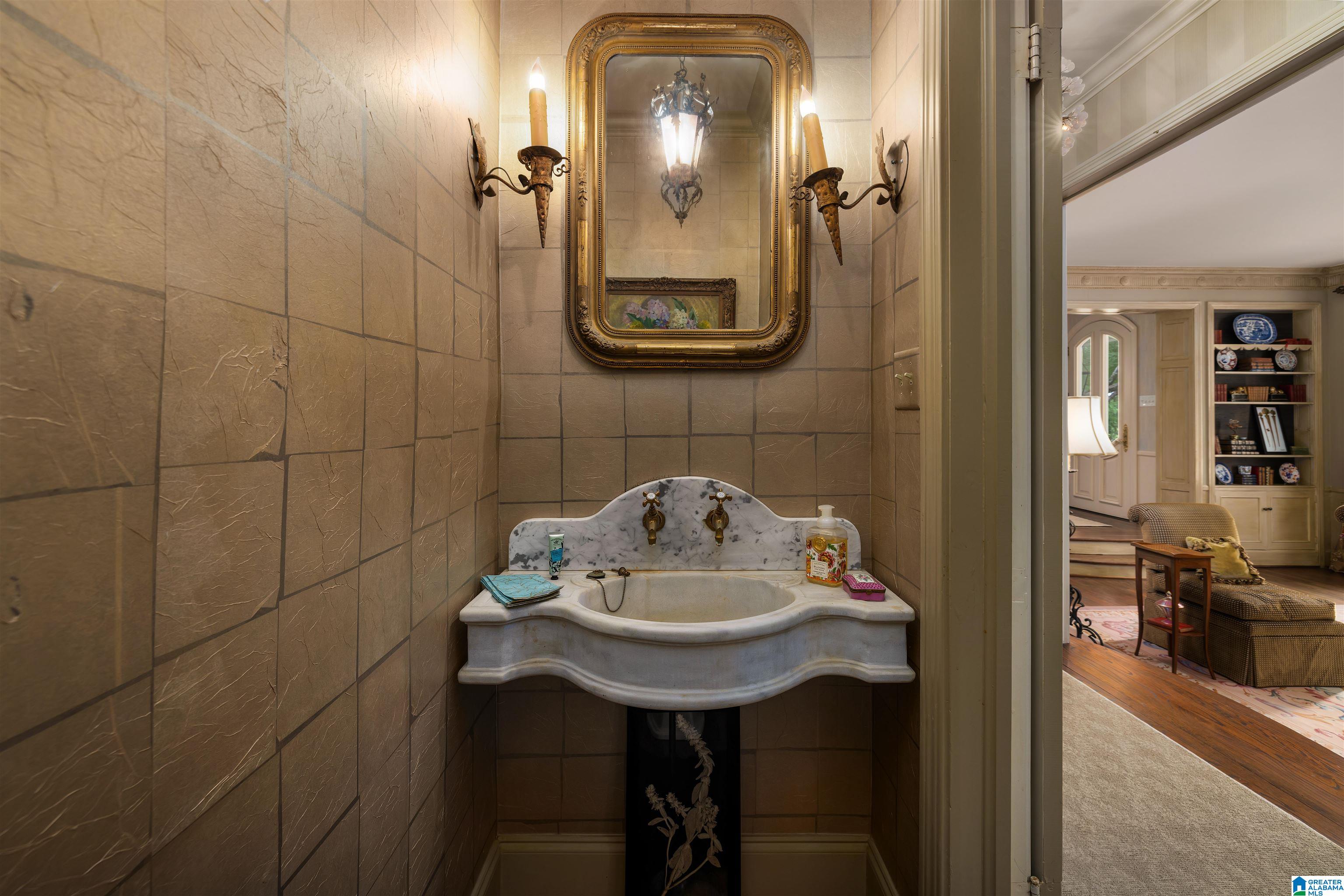 29 Woodhill Road Birmingham, AL 35213 - Photo 47 of 95