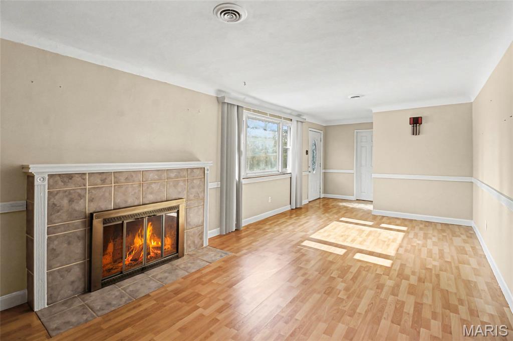 8239 Cadillac Lane St. Louis, MO 63134 - Photo 11 of 32