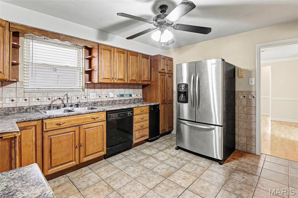 8239 Cadillac Lane St. Louis, MO 63134 - Photo 15 of 32