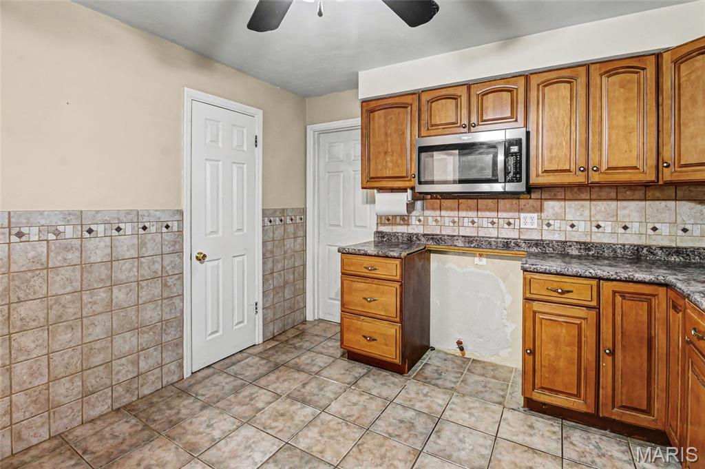 8239 Cadillac Lane St. Louis, MO 63134 - Photo 16 of 32