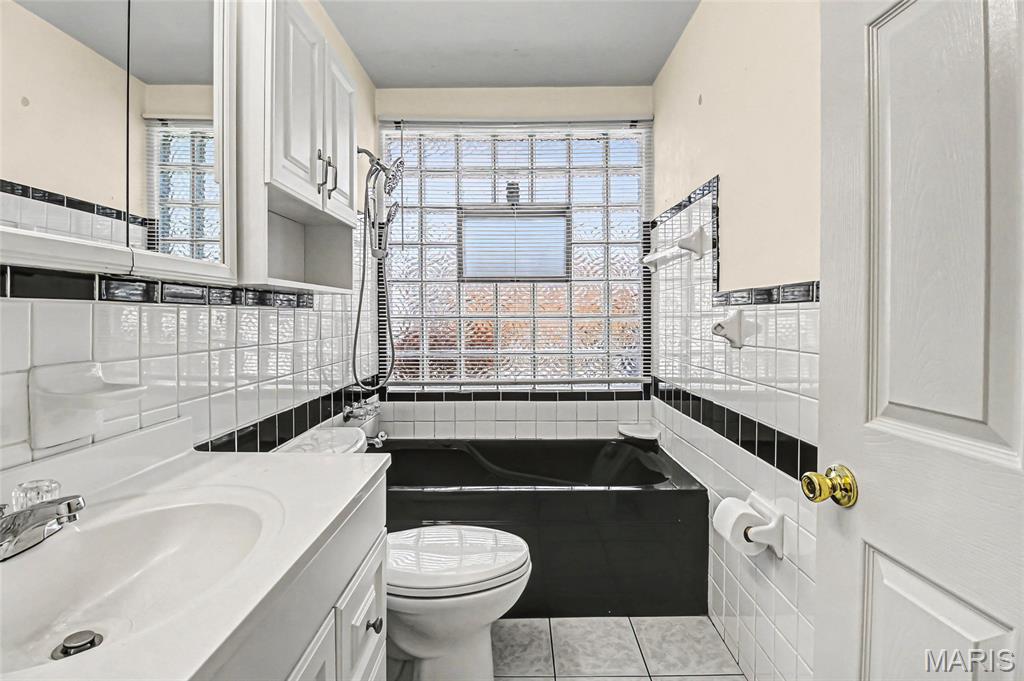 8239 Cadillac Lane St. Louis, MO 63134 - Photo 22 of 32