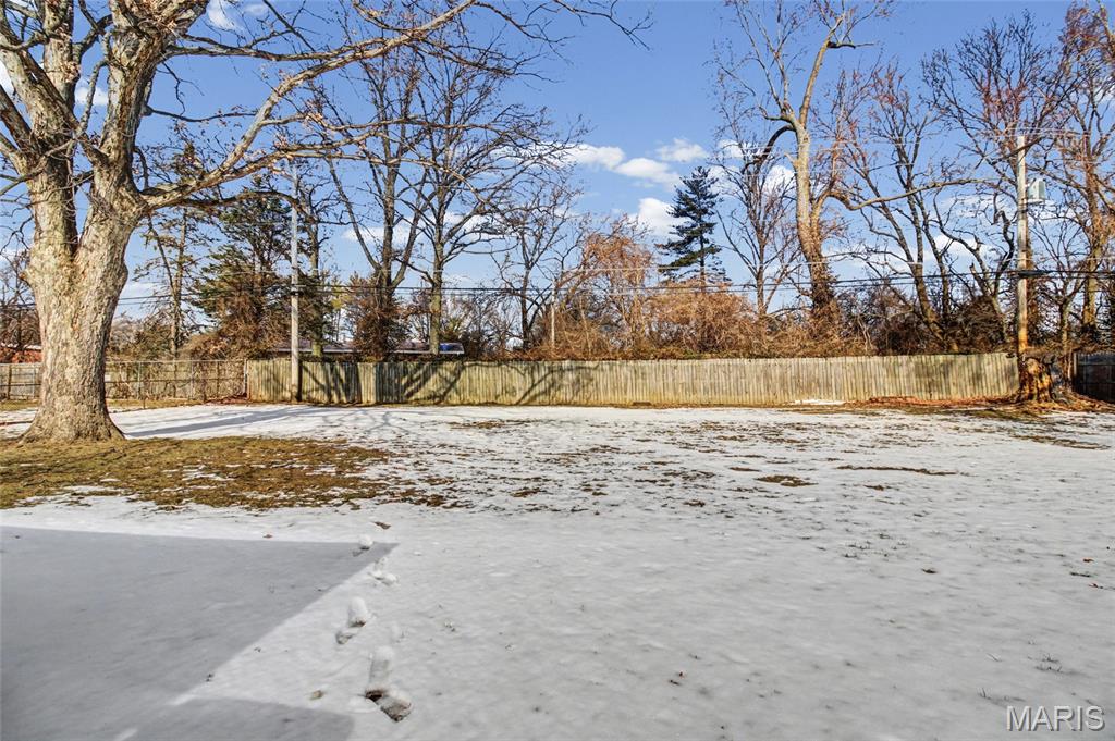 8239 Cadillac Lane St. Louis, MO 63134 - Photo 29 of 32