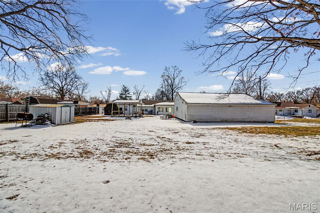 8239 Cadillac Lane St. Louis, MO 63134 - Photo 7 of 32