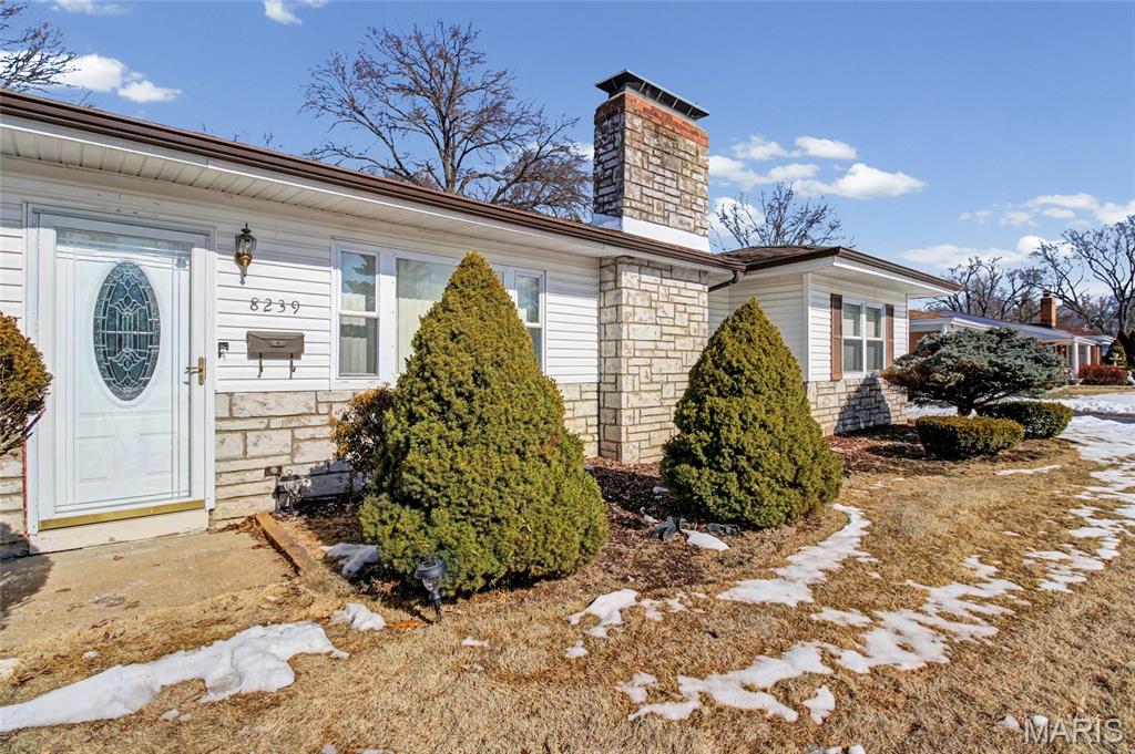 8239 Cadillac Lane St. Louis, MO 63134 - Photo 9 of 32