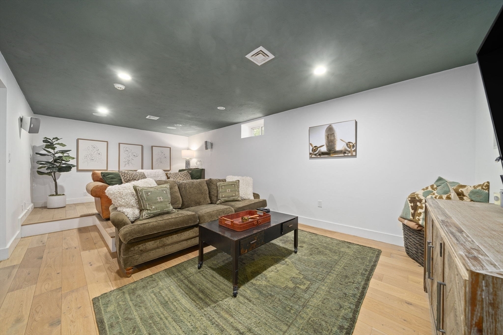 229 Spring Street Marshfield, MA 02050 - Photo 25 of 36 Gallery Image 25