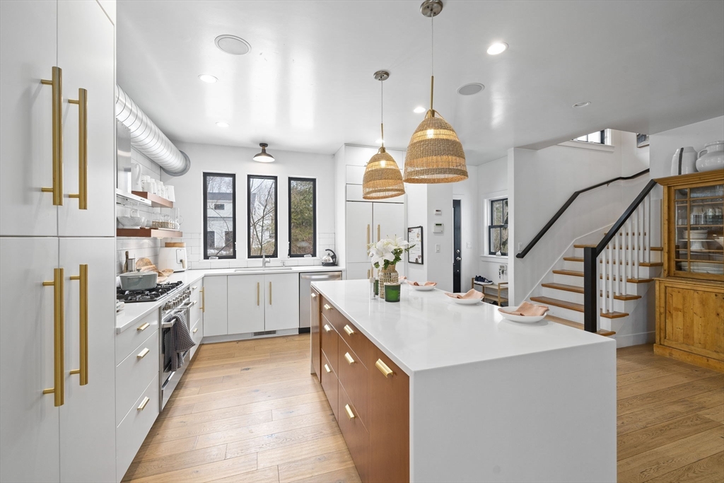 229 Spring Street Marshfield, MA 02050 - Photo 3 of 36 Gallery Image 3
