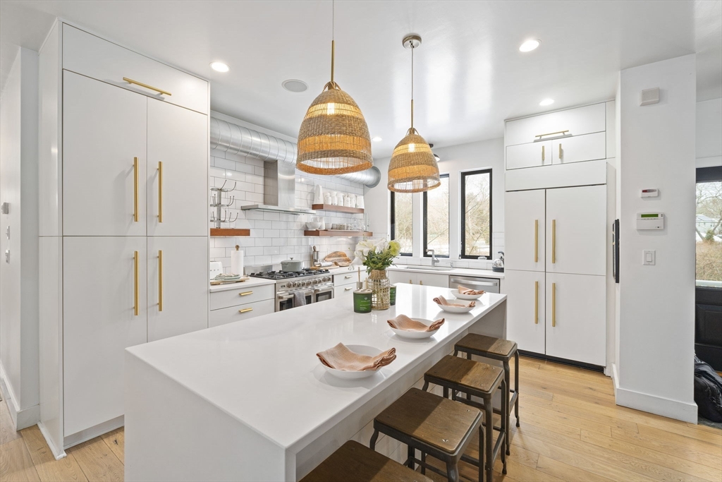 229 Spring Street Marshfield, MA 02050 - Photo 4 of 36 Gallery Image 4