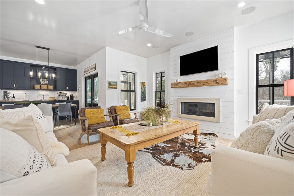 229 Spring Street Marshfield, MA 02050 - Photo 8 of 36 Gallery Image 8