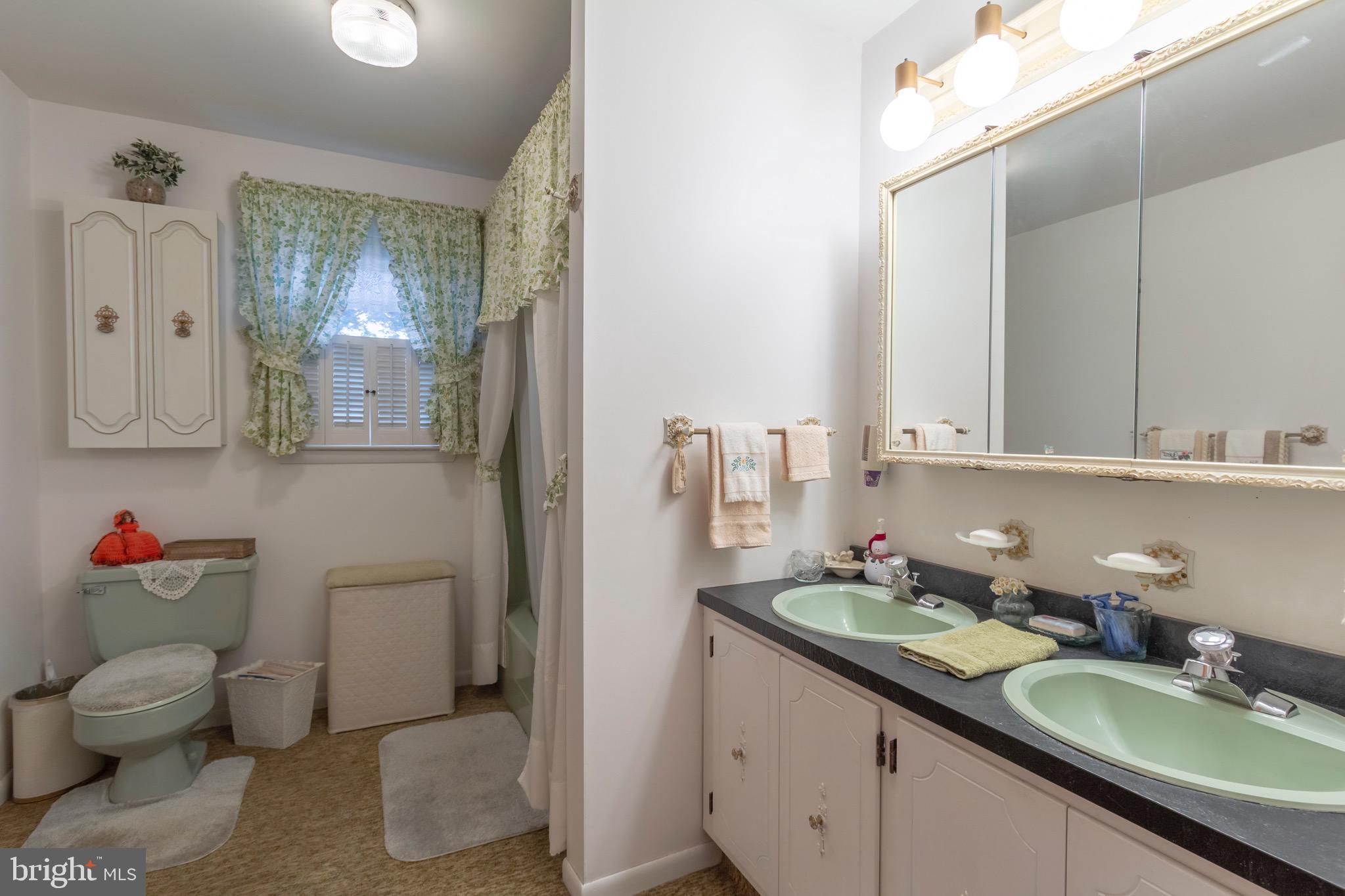 1693 Creek View Road Bethlehem, PA 18015 - Photo 14 of 38 Gallery Image 14