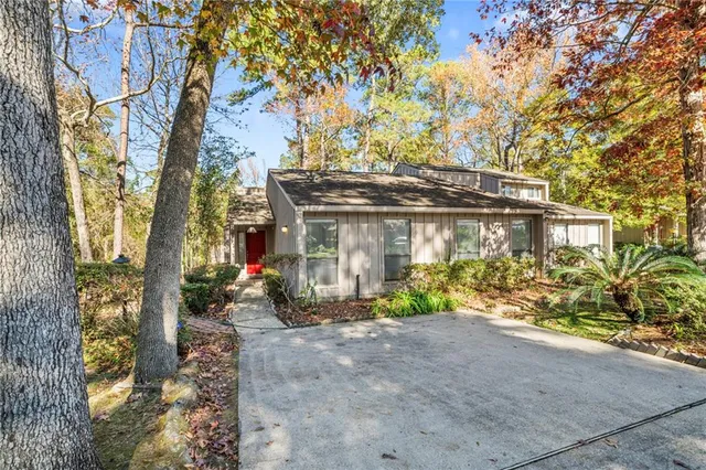 $262,000 | 128 Grand Cheniere Drive, Unit 321, Mandeville, LA 70471