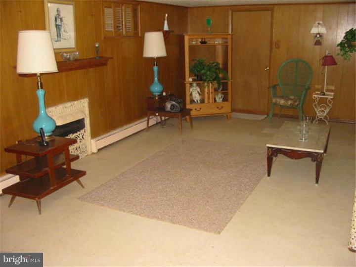 1252 Center Road Havertown, PA 19083 - Photo 13 of 25 Family Room