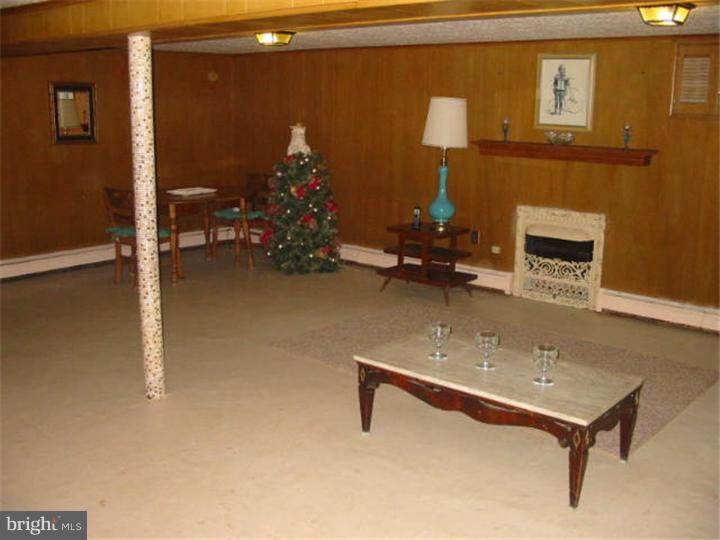 1252 Center Road Havertown, PA 19083 - Photo 14 of 25 Family Room