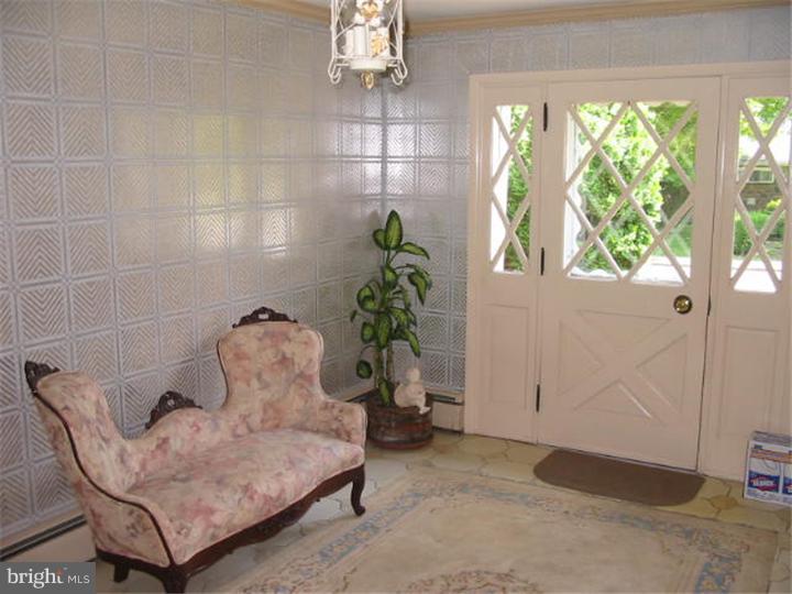 1252 Center Road Havertown, PA 19083 - Photo 5 of 25 Foyer